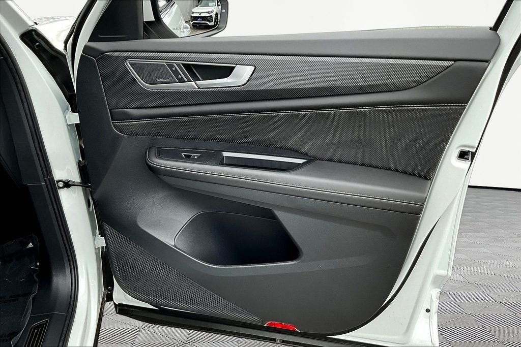 New 2026 White Volkswagen 2.0T SEL Premium R-Line image 29