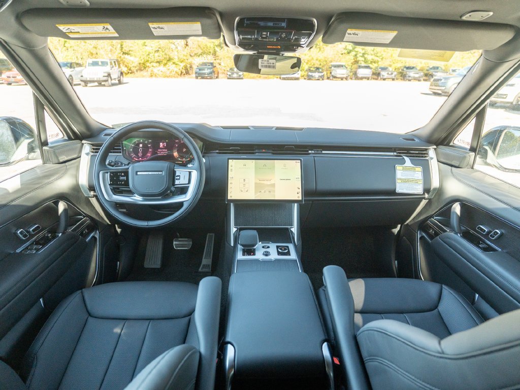 New 2027 Fuji White LAND ROVER  image 16