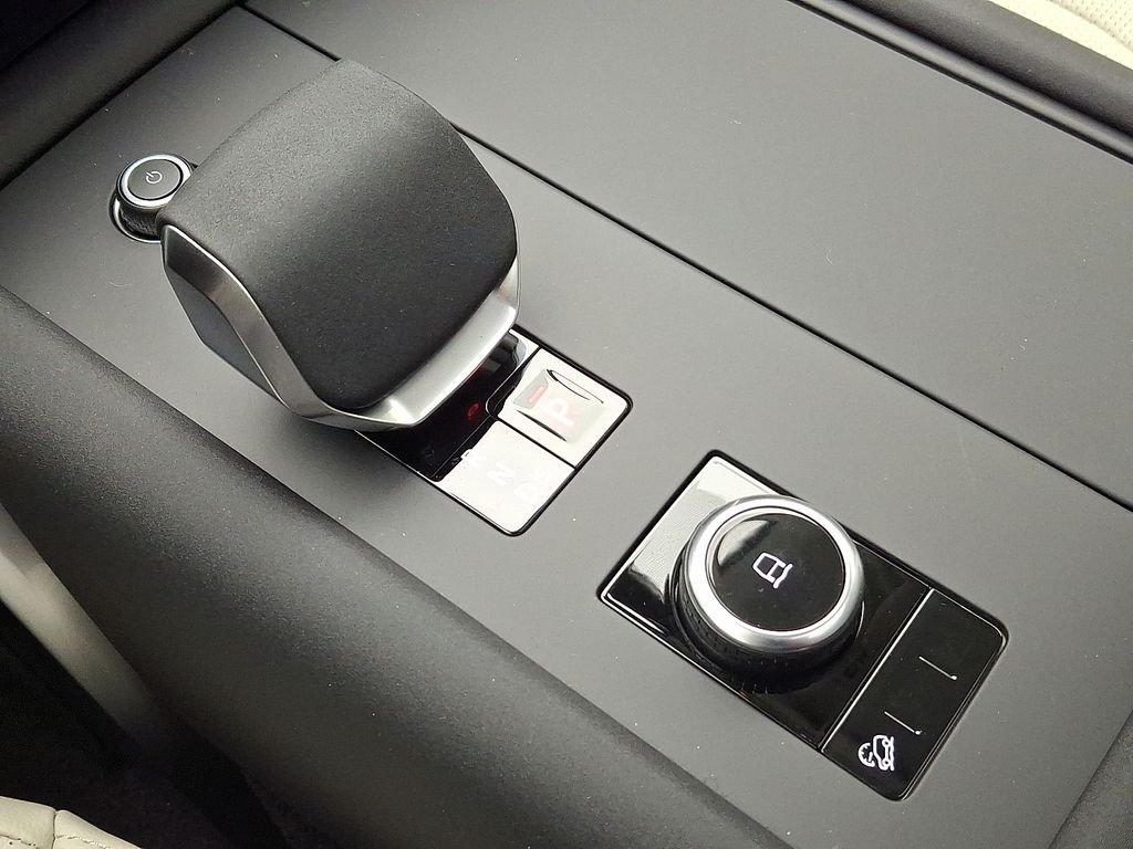 New 2026 Eiger Grey Land Rover S image 12