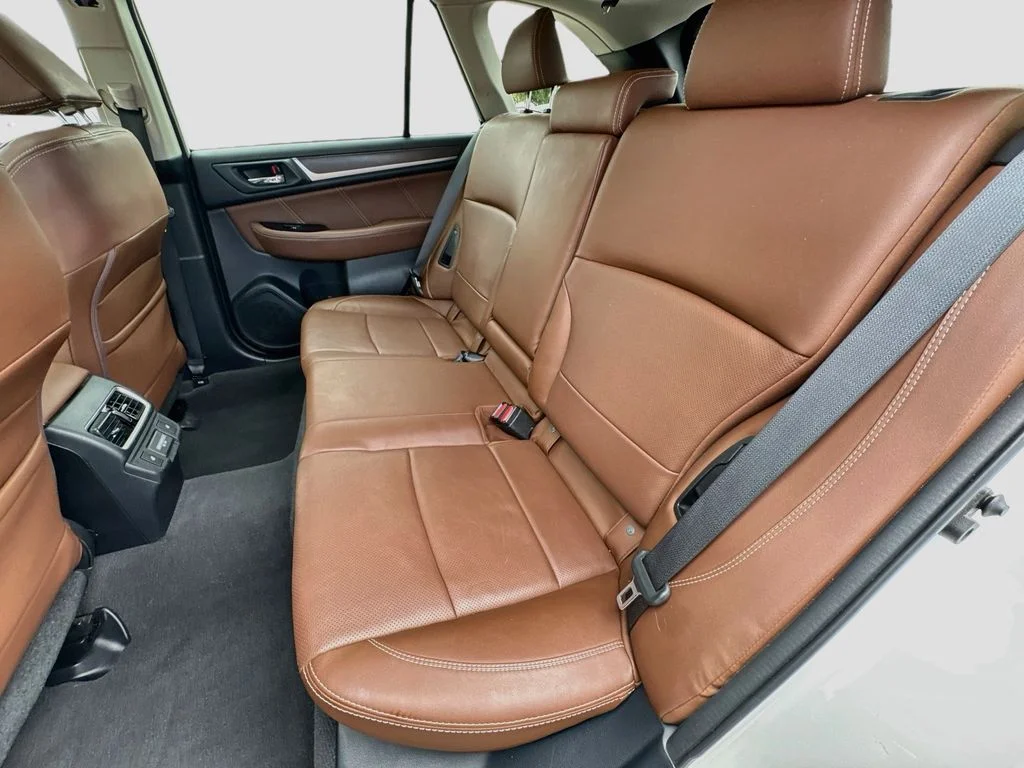 Used 2018 White Subaru 2.5i image 30
