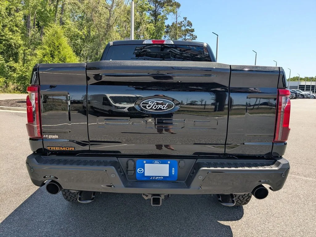 New 2026 Agate Black Metallic Ford Tremor image 5