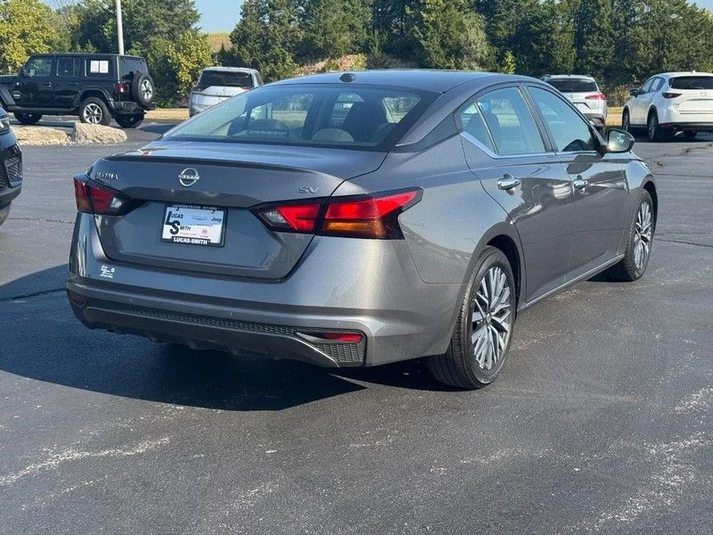 Used 2024 Gray Nissan 2.5 SV image 3