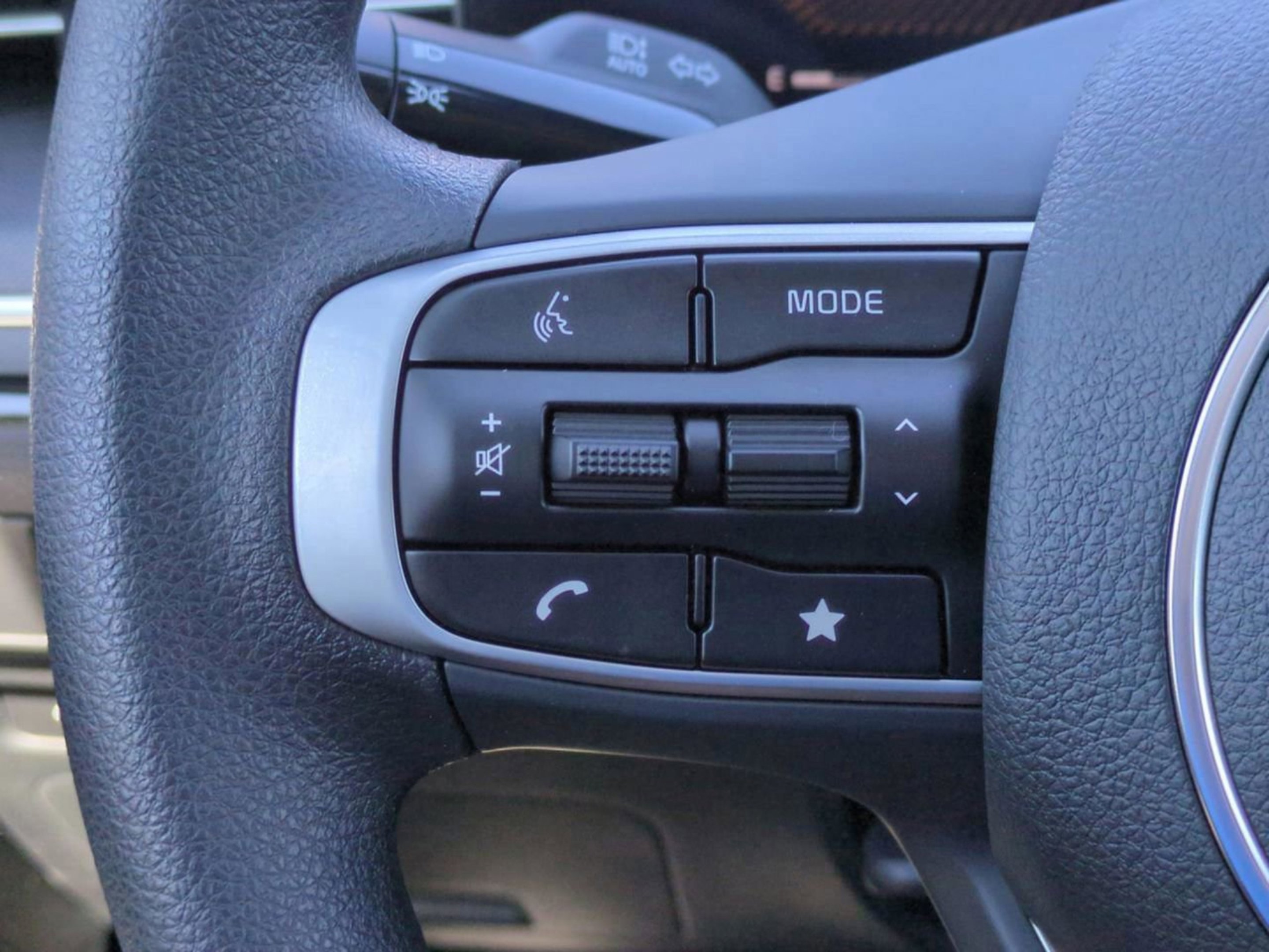 New 2026 Snow White Pearl Kia LXS FWD image 20
