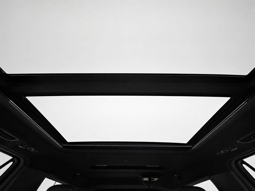 New 2027 Star White Metallic Tri-Coat Ford MAX Platinum image 20