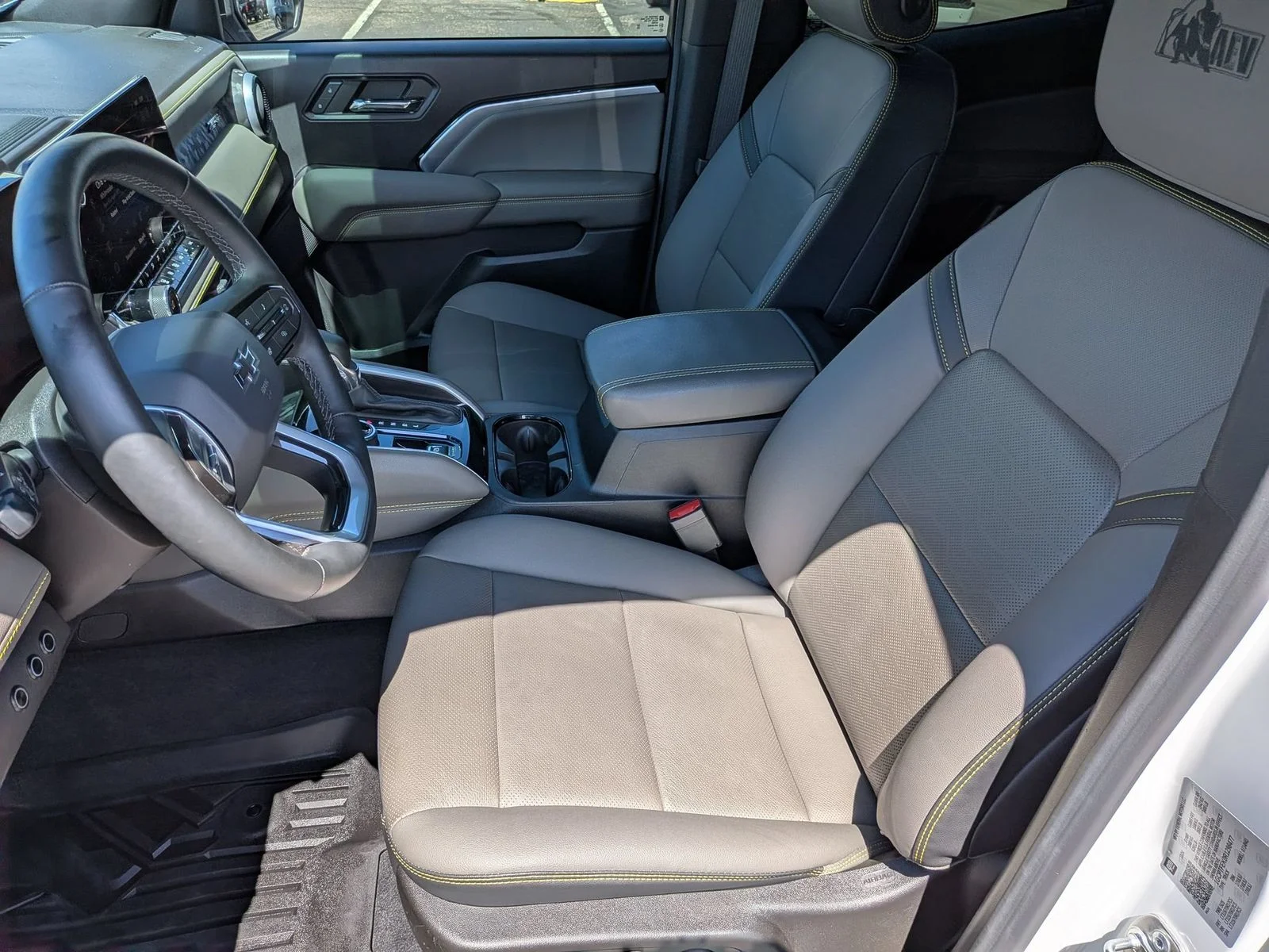 Used 2024 White Chevrolet ZR2 image 11