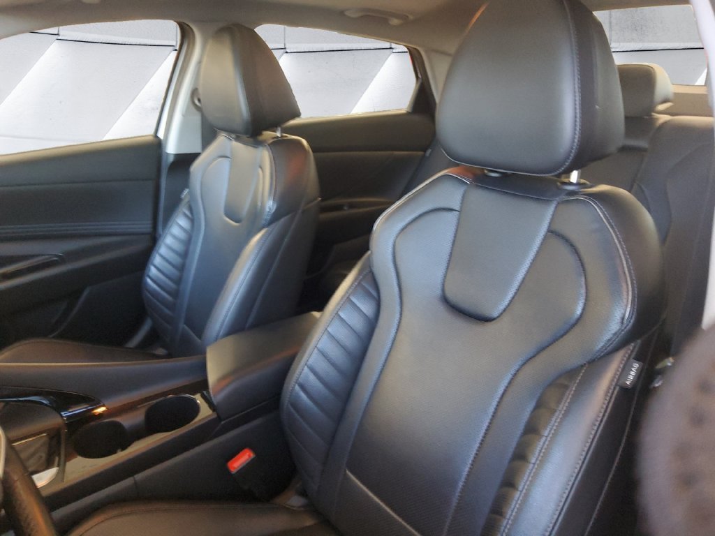 Used 2024 White Hyundai Limited image 8
