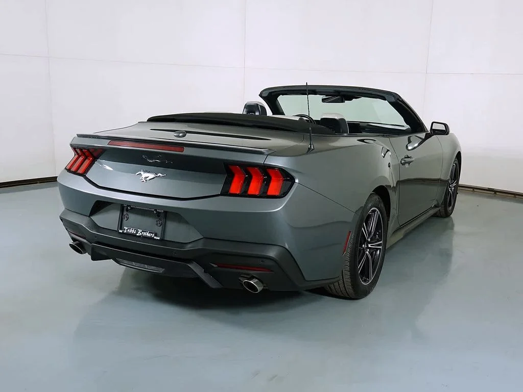 Used 2025 Gray Ford EcoBoost Premium image 14