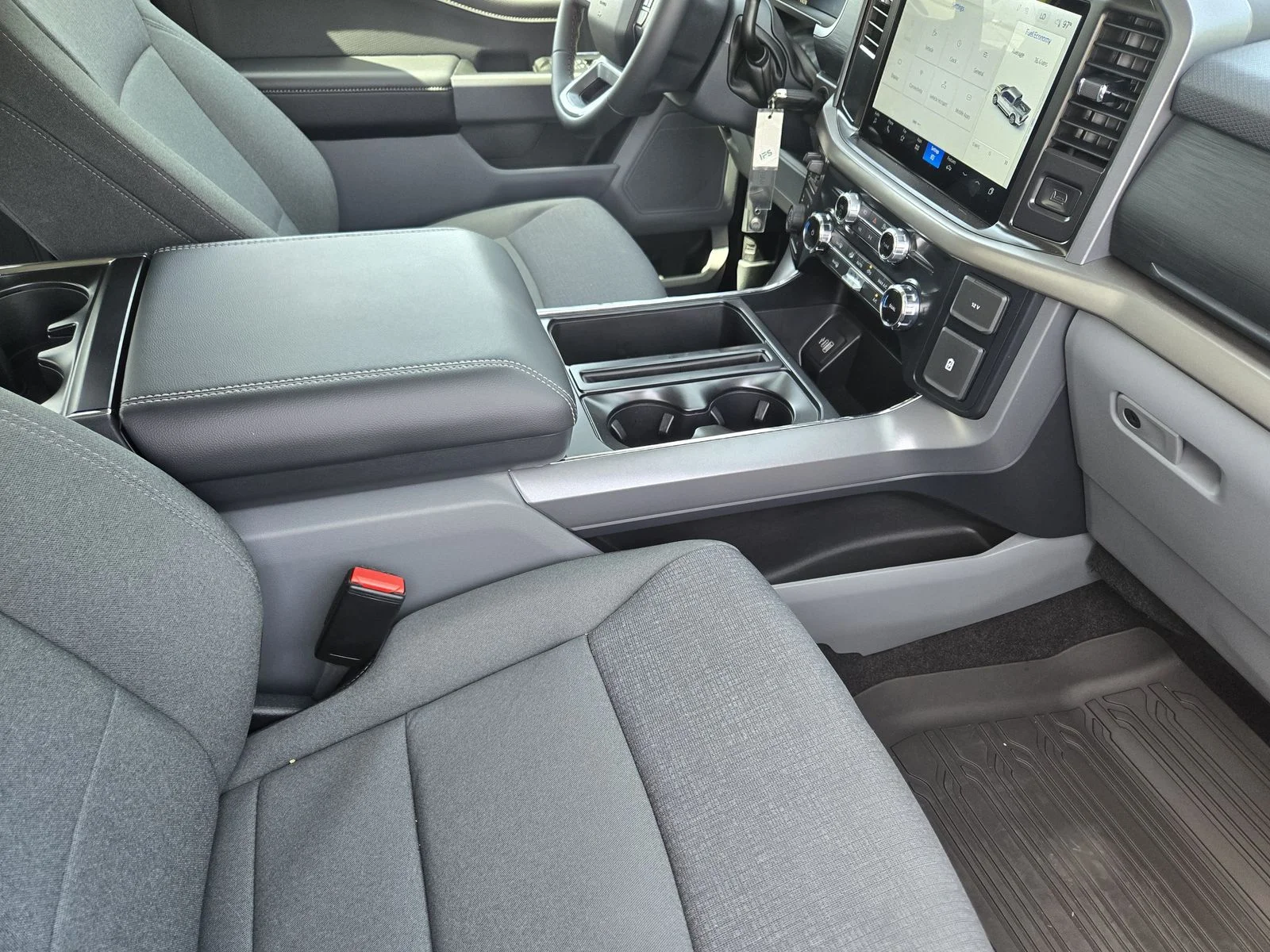 New 2026 Agate Black Metallic Ford XLT image 9