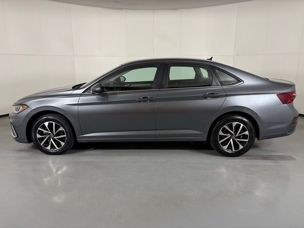 Used 2025 Gray Volkswagen 1.5T S image 5