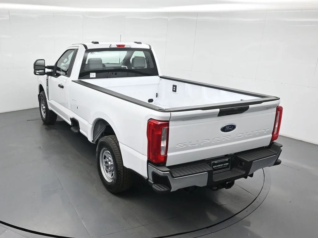 New 2026 Oxford White Ford XL image 32