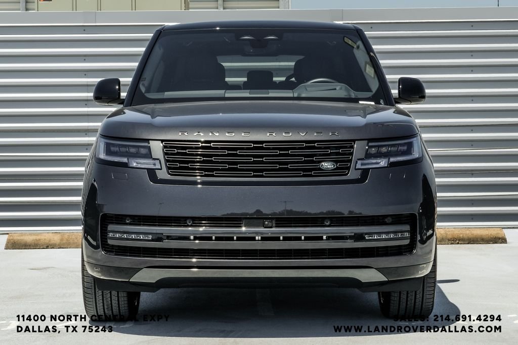 New 2026 Carpathian Gray Land Rover SE image 3