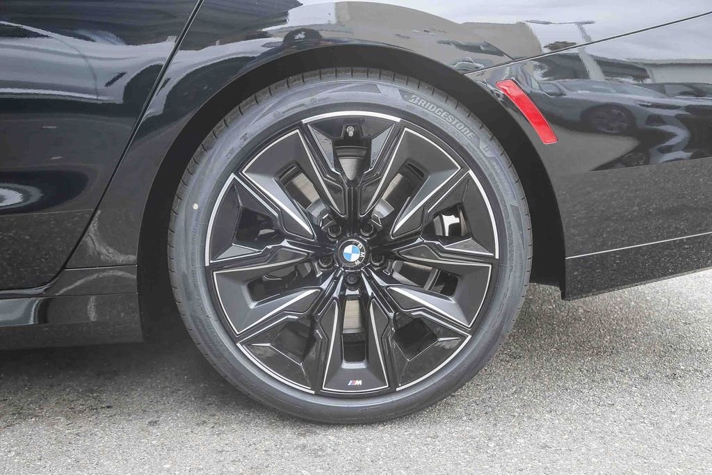 New 2026 Black Sapphire Metallic BMW 740i image 8