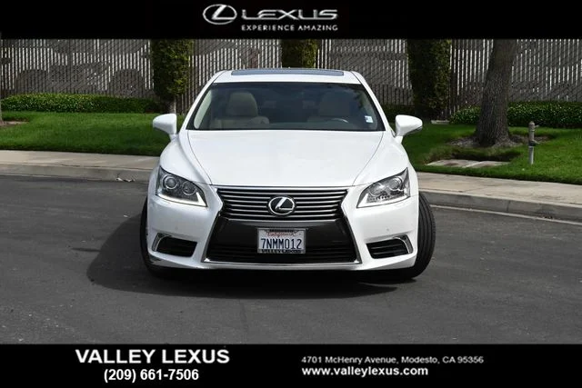 Used 2015 White Lexus 460 image 2
