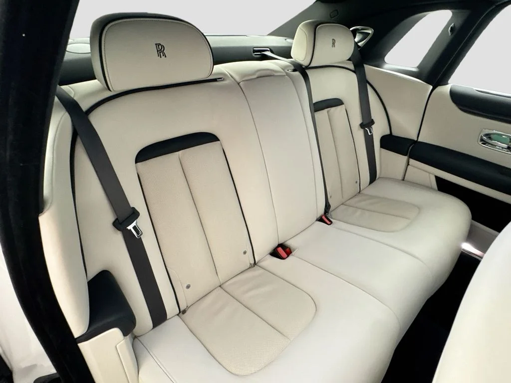 Used 2022 White Rolls-Royce  image 28