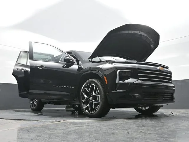 New 2026 Mosaic Black Metallic Chevrolet High Country image 32