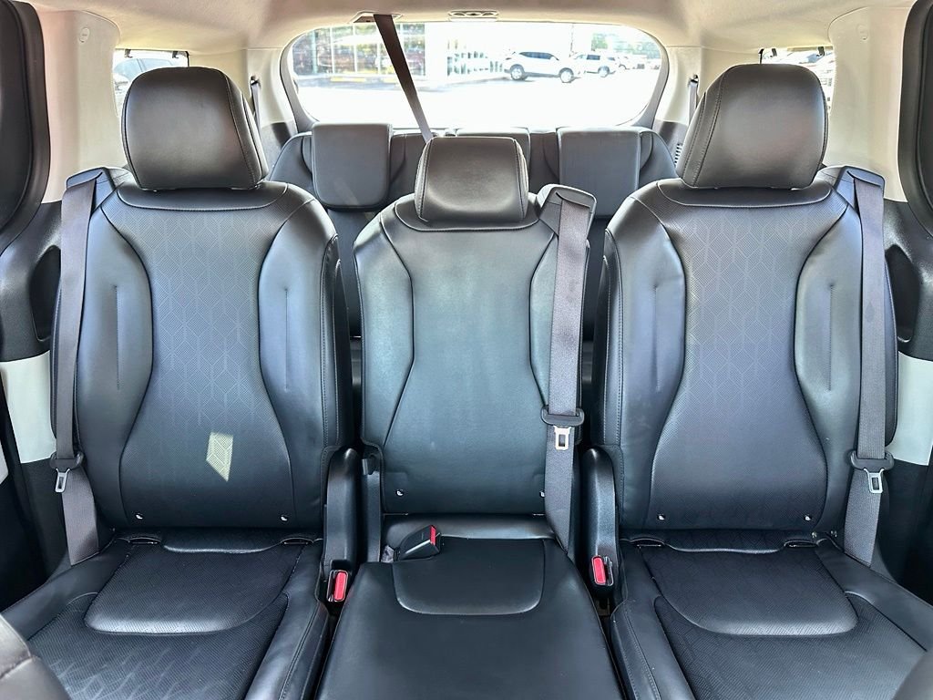 Used 2024 Black Kia EX image 20