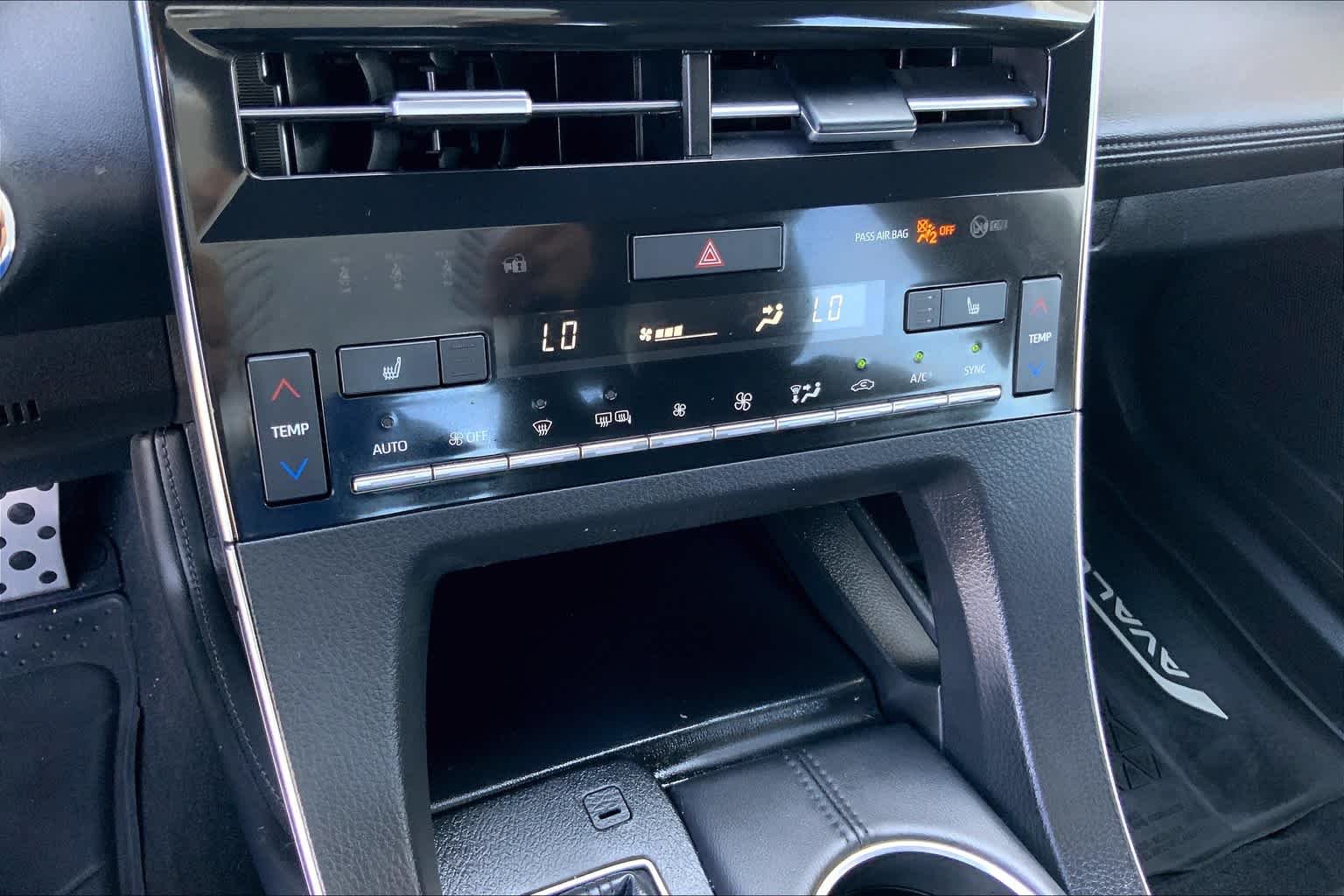 Used 2019  Toyota XSE image 33
