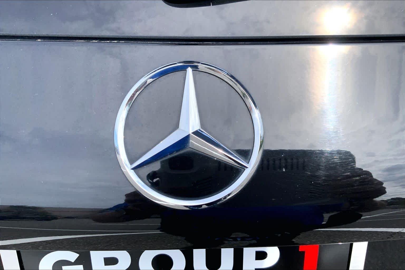 Used 2021 Black Mercedes-Benz GLC 300 image 9