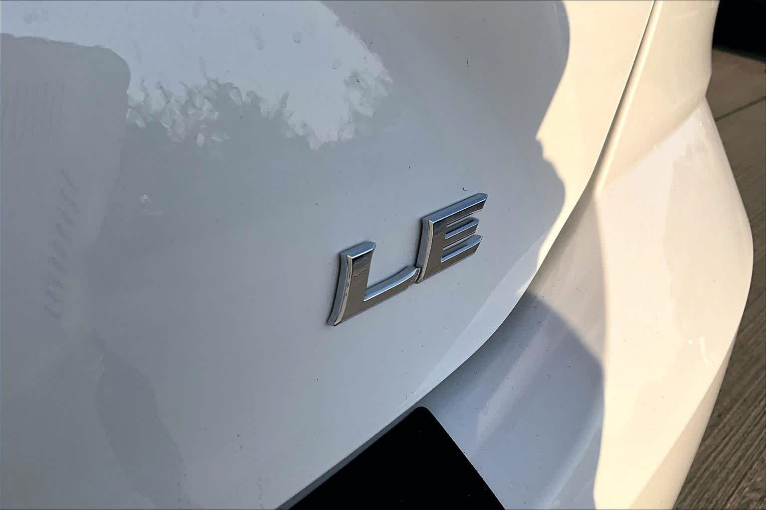 Used 2026 Ice Cap Toyota LE image 29