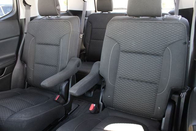 Used 2019 Blue Steel Metallic GMC SLE-2 image 21