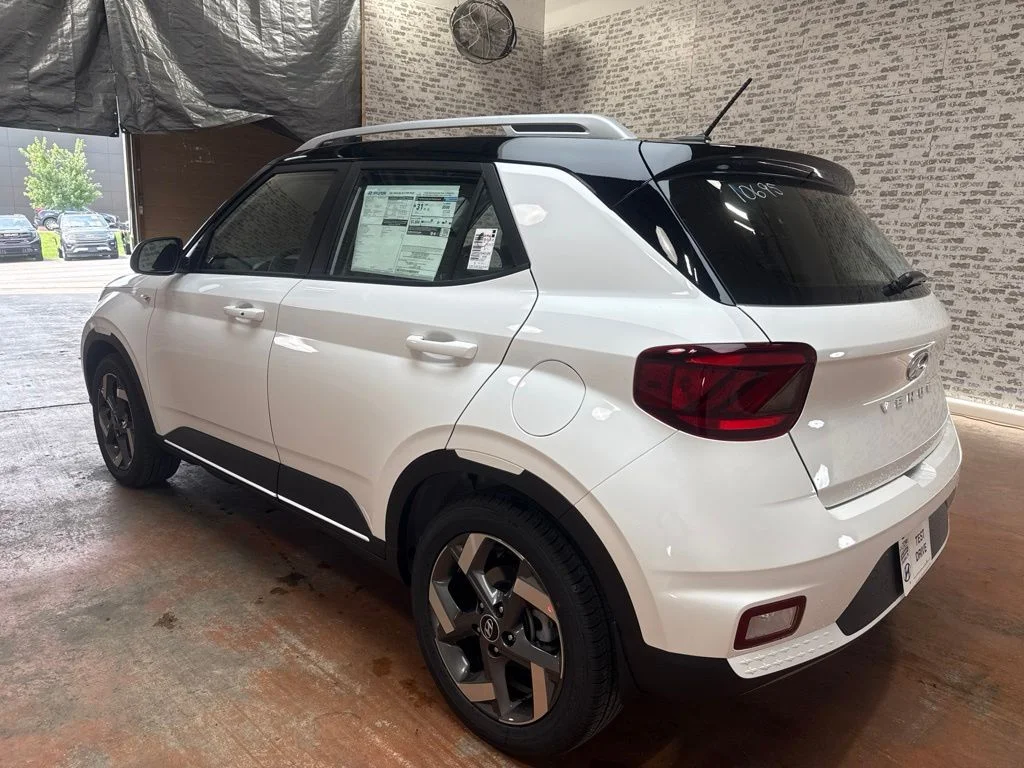 New 2026 Lunar White W/Black Roof Hyundai SEL image 5