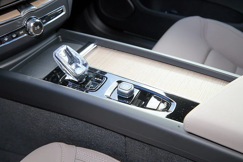 New 2026 Vapour Grey Volvo Core image 17