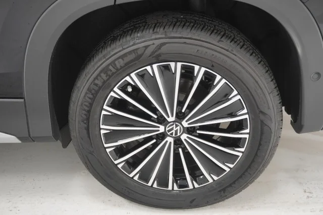 New 2026 Deep Black Pearl Volkswagen S image 12