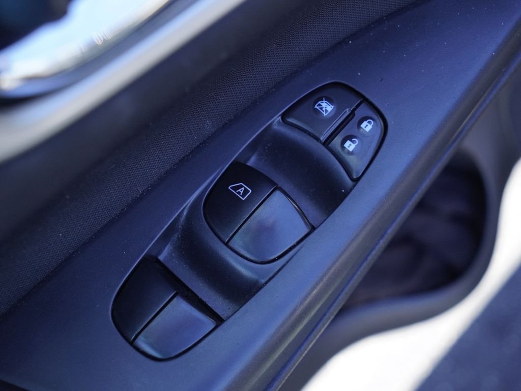 Used 2017 Black Nissan SR image 8