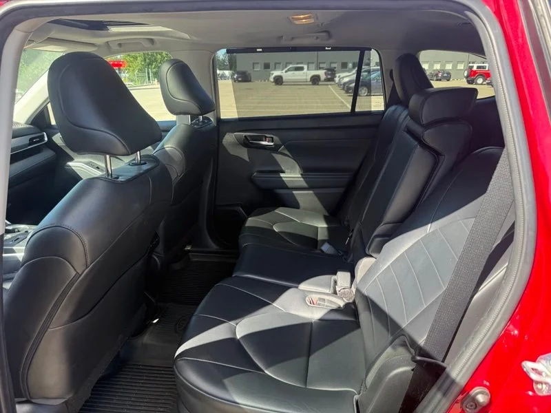 Used 2022 Red Toyota XLE image 6