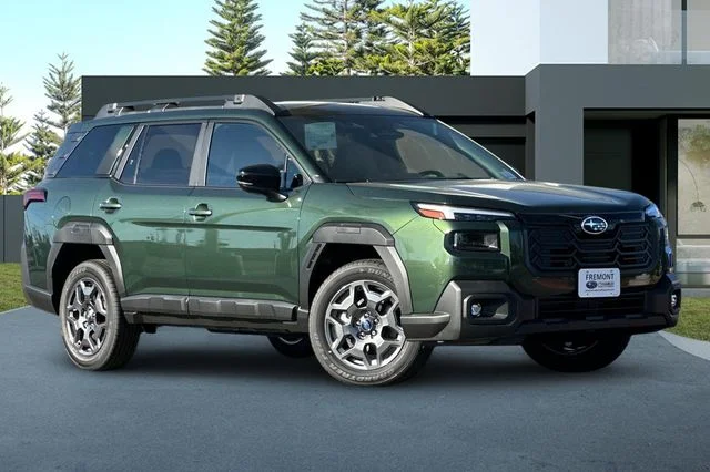 New 2026 DEEP EMERALD GREEN PEARL Subaru Premium image 2