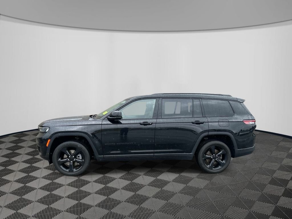 Used 2023 Black Jeep Altitude image 2