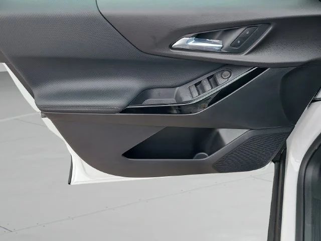 New 2027 Summit White Chevrolet LT image 21