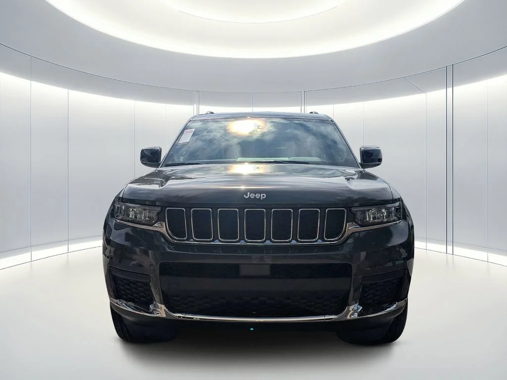 New 2026 Baltic Gray Metallic Clearcoat Jeep Laredo X image 9