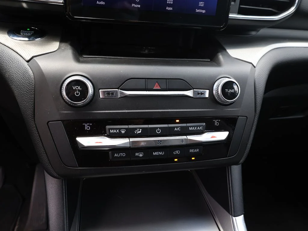 Used 2020 White Ford XLT image 29