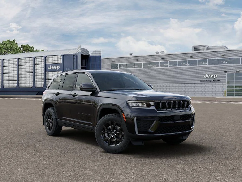 Used 2026 Diamond Black Crystal Pearlcoa Jeep Laredo image 7