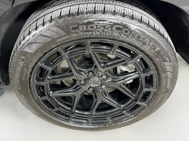 Certified Used 2025 Gray Land Rover X-Dynamic SE image 33