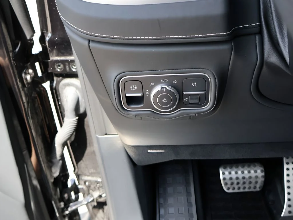 Certified Used 2025 Obsidian Black Mercedes-Benz G 63 AMG® image 39