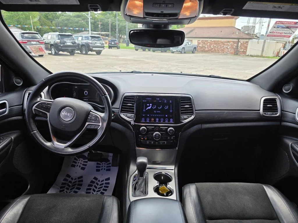 Used 2019 Gray Jeep Altitude image 16