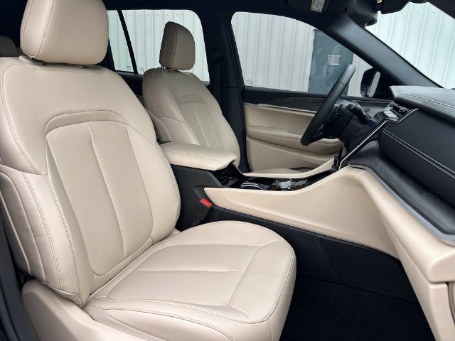 Used 2023 Black Jeep Limited image 28