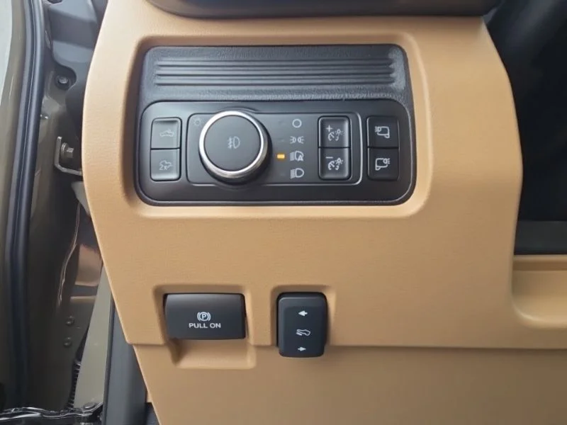 New 2026 Gray Ford Lariat image 31