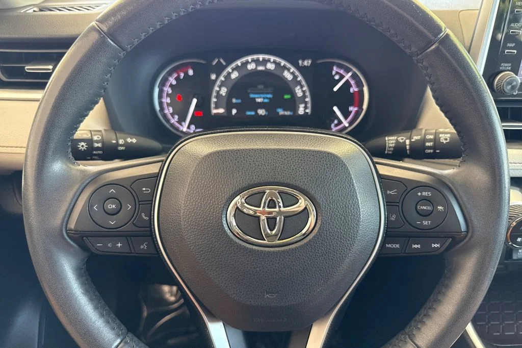 Used 2020 Black Toyota Limited image 28