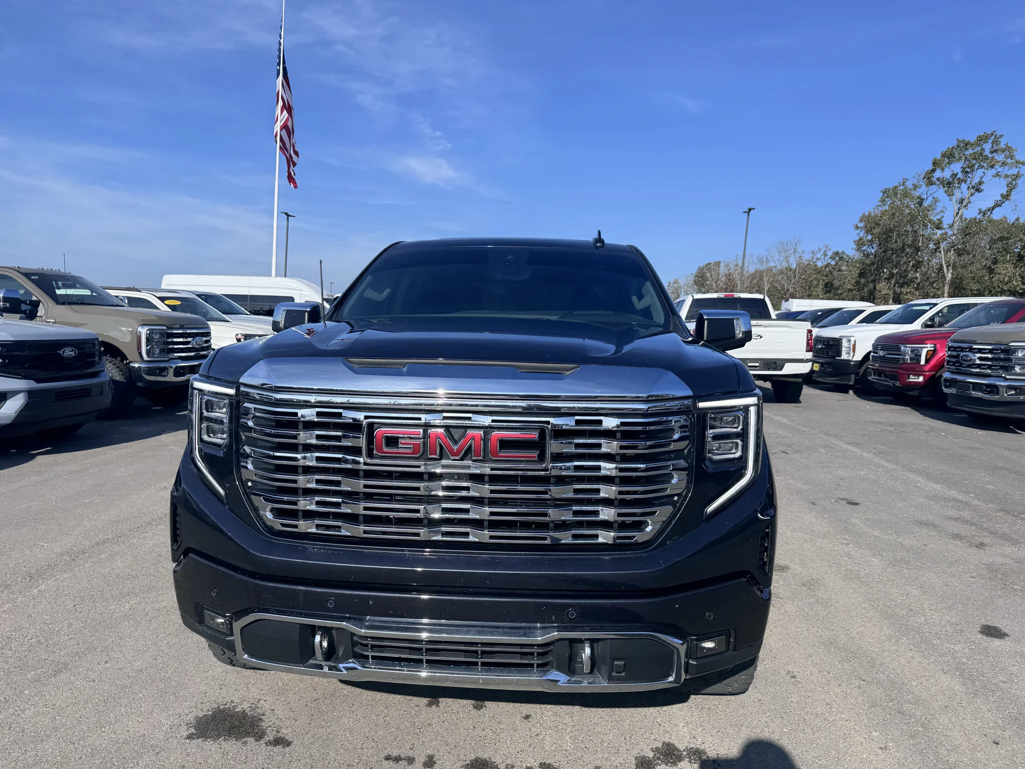 Used 2025 Titanium Rush Metallic GMC Denali image 2
