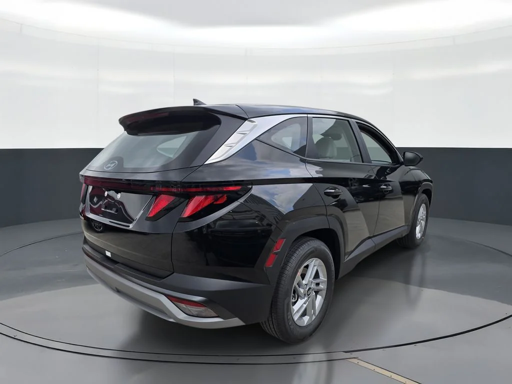 New 2026 Black Hyundai SE image 3