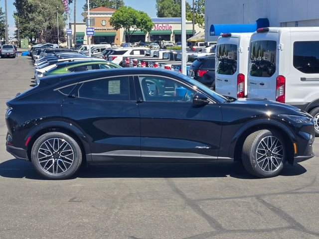 New 2026 Black Ford Premium image 3