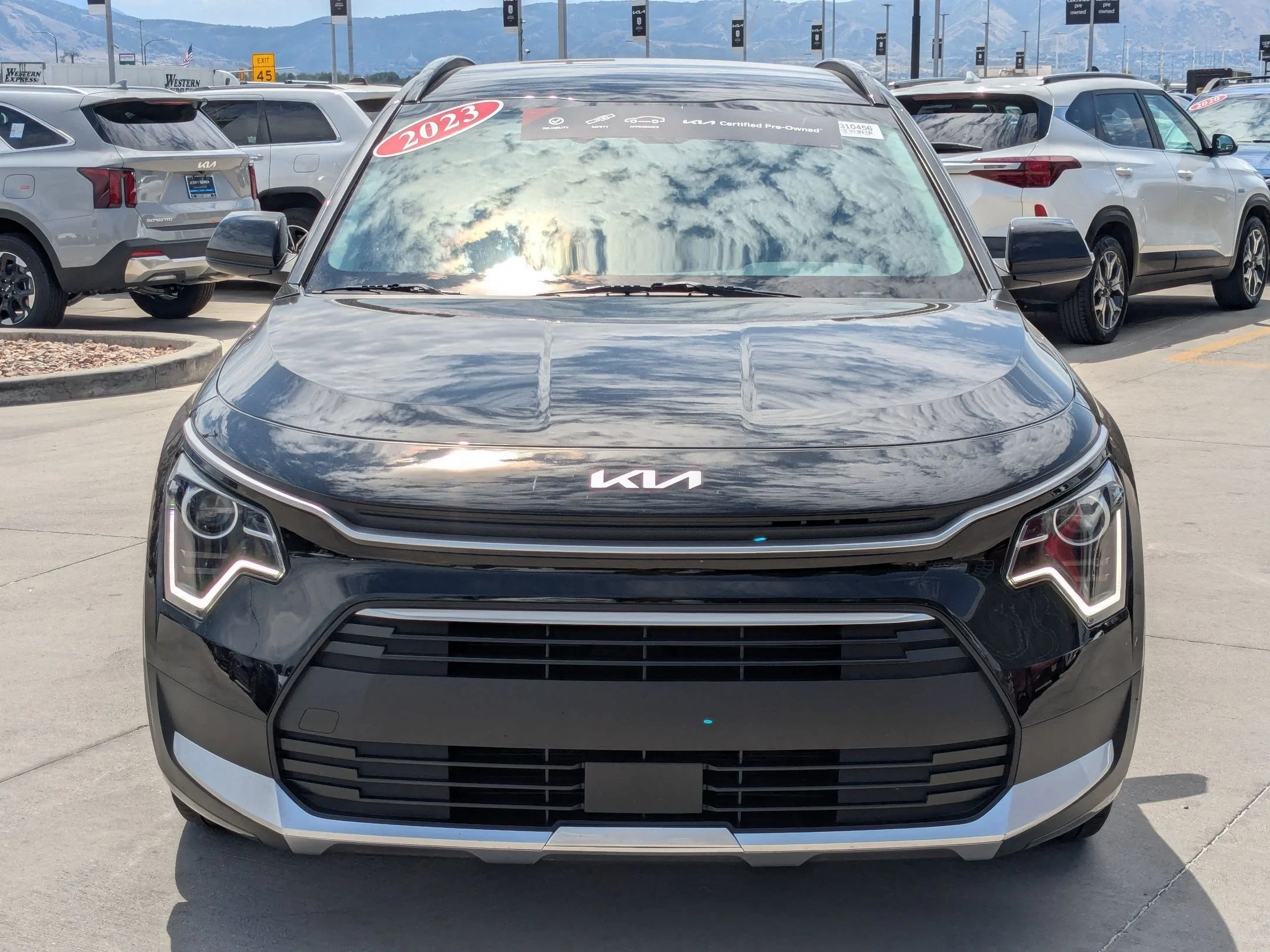 Used 2023 Aurora Black Pearl Kia EX image 8