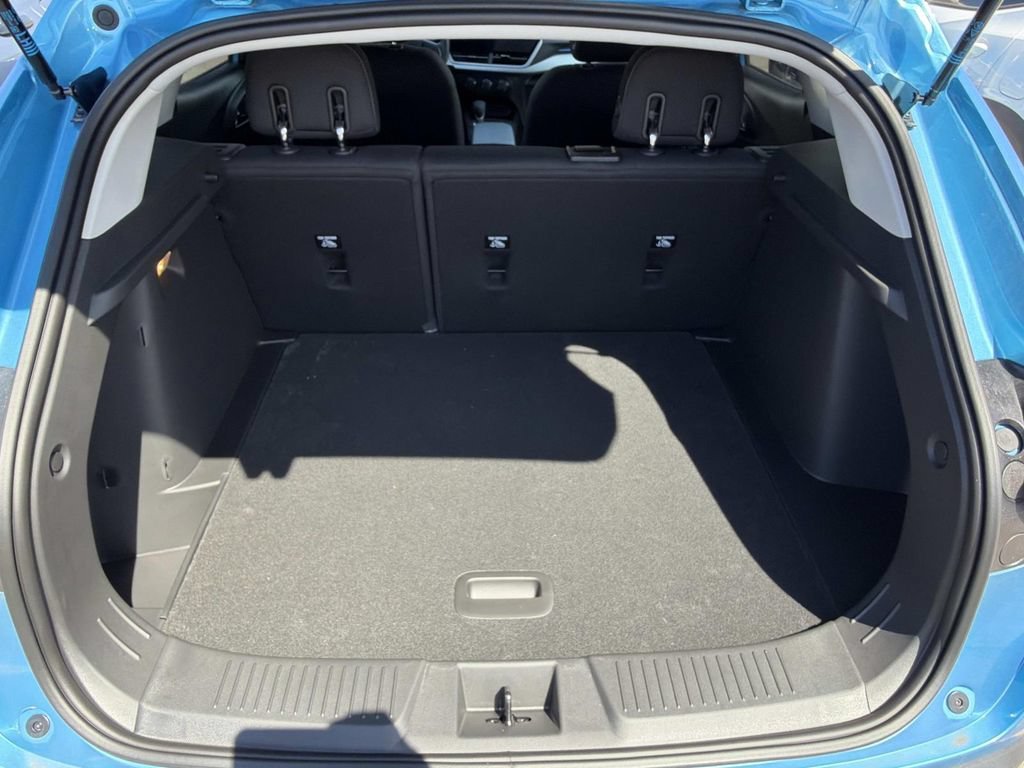 2026 Chevrolet Trax LS - Photo 9