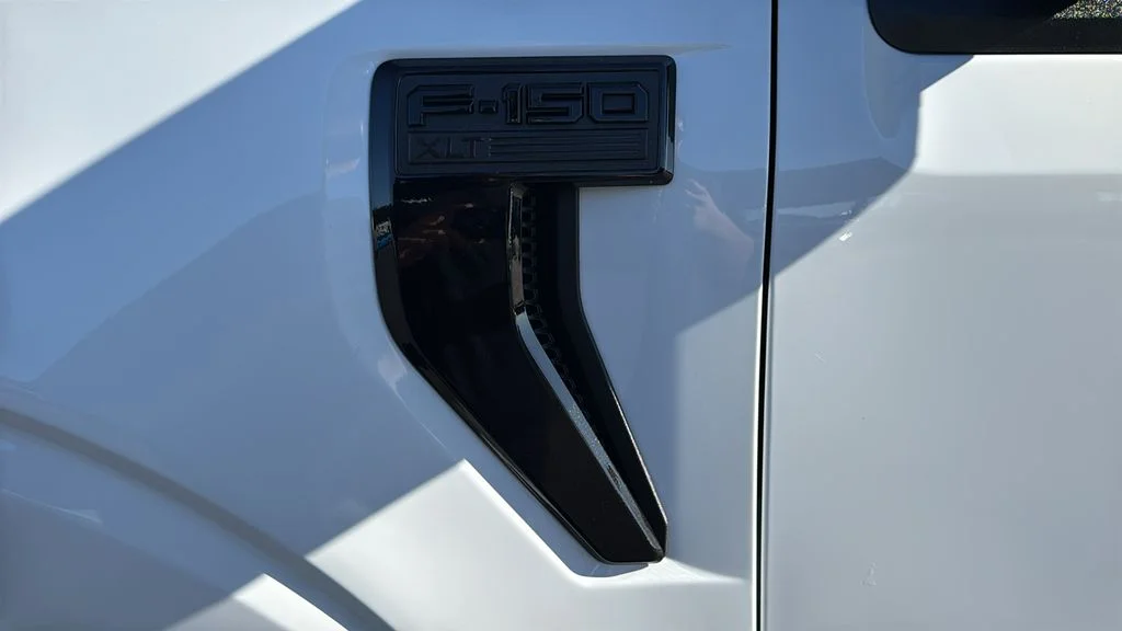 New 2026 Oxford White Ford XLT image 5