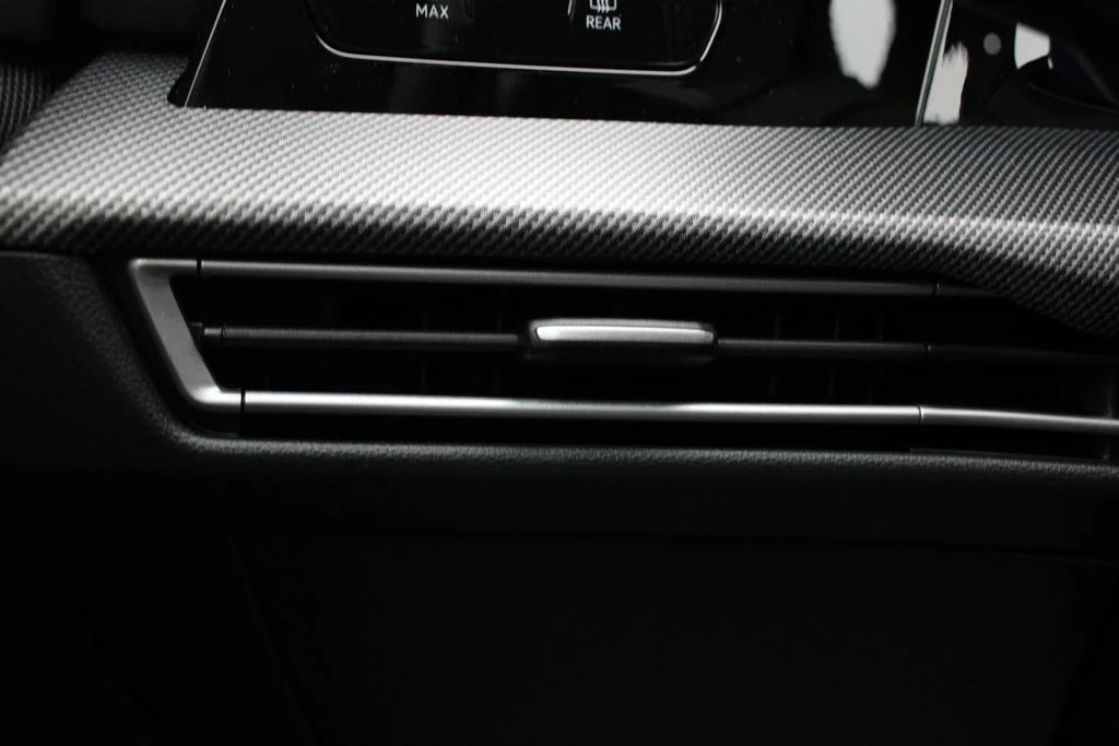 2026 Volkswagen Golf GTI SE - Photo 10