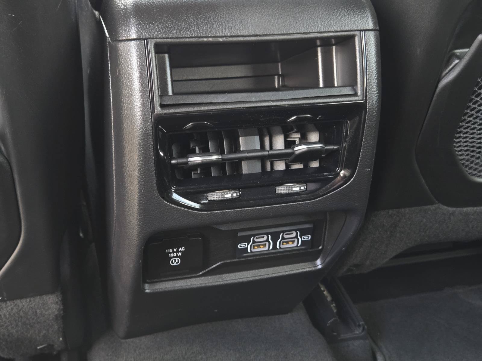 Used 2023 Diamond Black Crystal Pearlcoat Jeep Altitude image 31