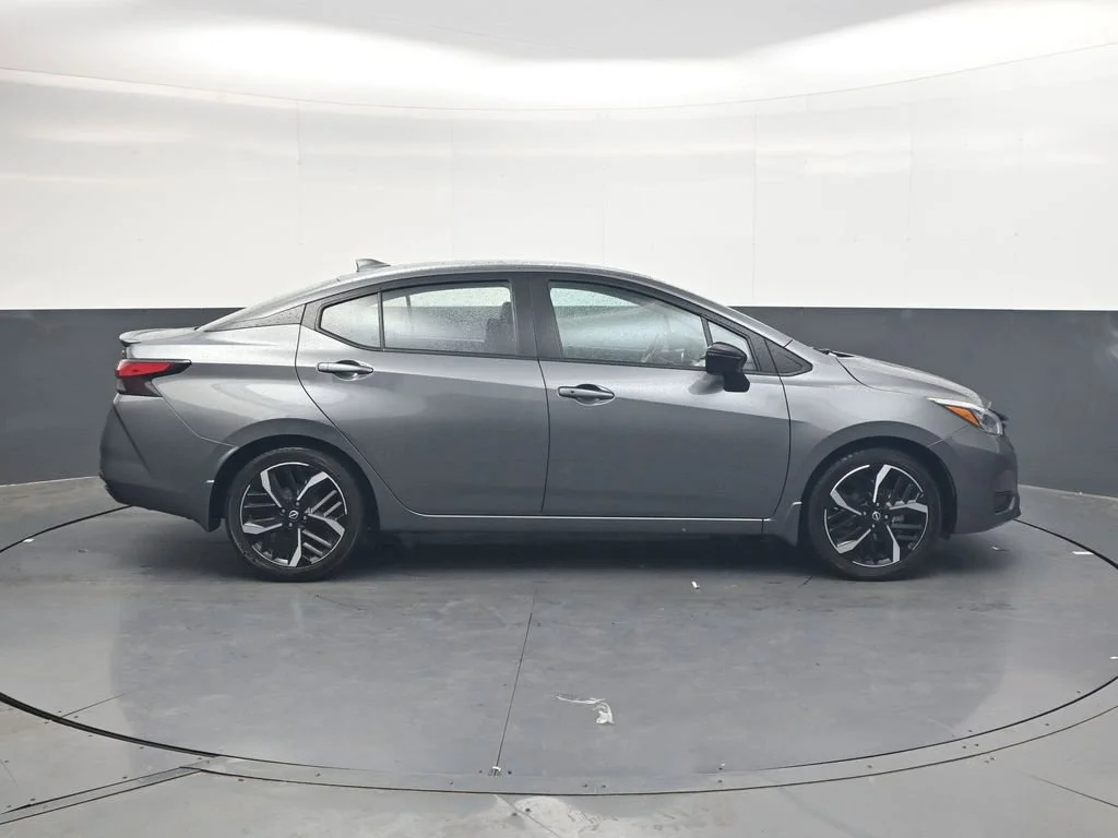 Used 2024 Gun Metallic Nissan 1.6 SR image 3